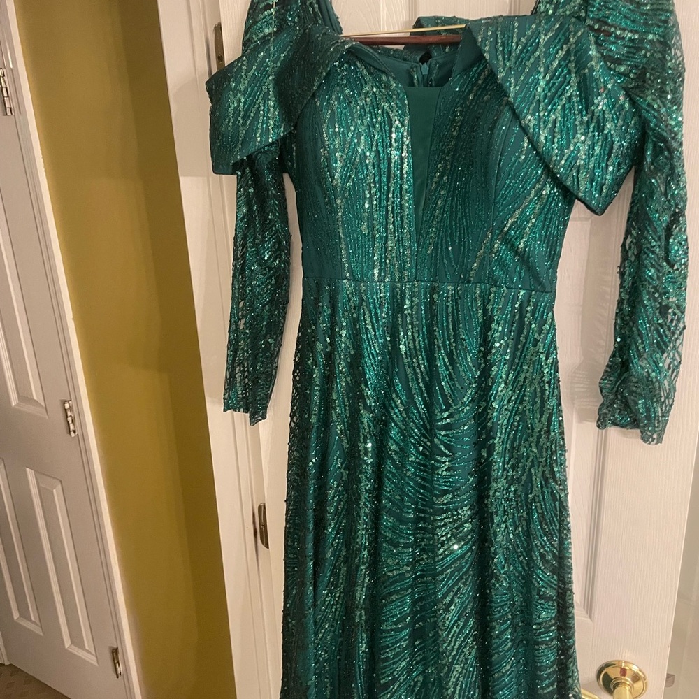Elegant Green Sequin Dress